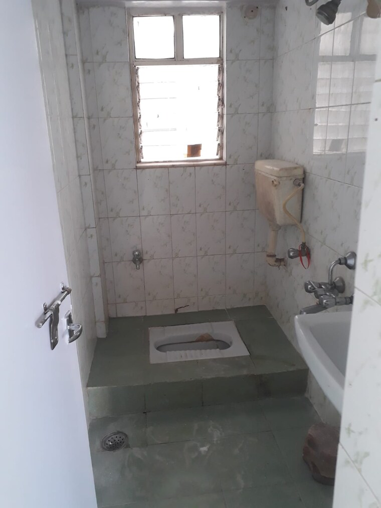 Bathroom, aditya-shagun 2 Bedroom 1000 Sq.Ft. Apartment In Bavdhan Pune 9410507