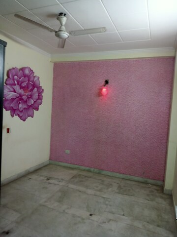 Room in 2 BHK Builder Floor at Neb Sarai – for Rent