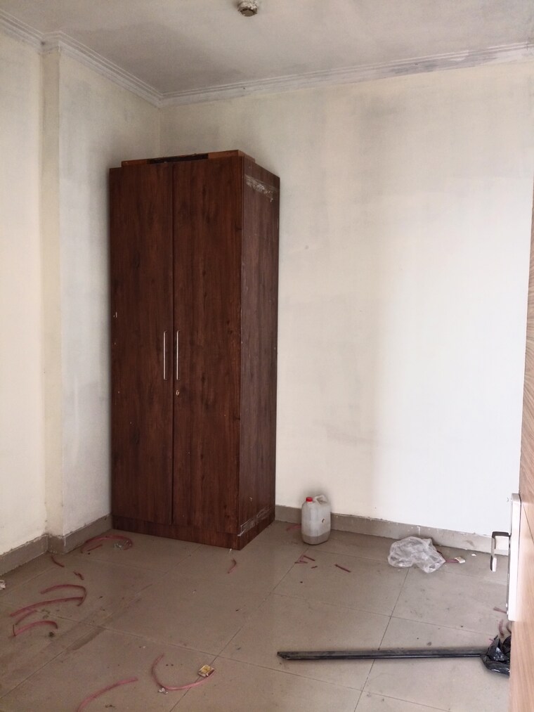 Room, sector 4 greater noida 3 Bedroom 1340 Sq.Ft. Apartment In Sector 4 Greater Noida Greater Noida 9410737