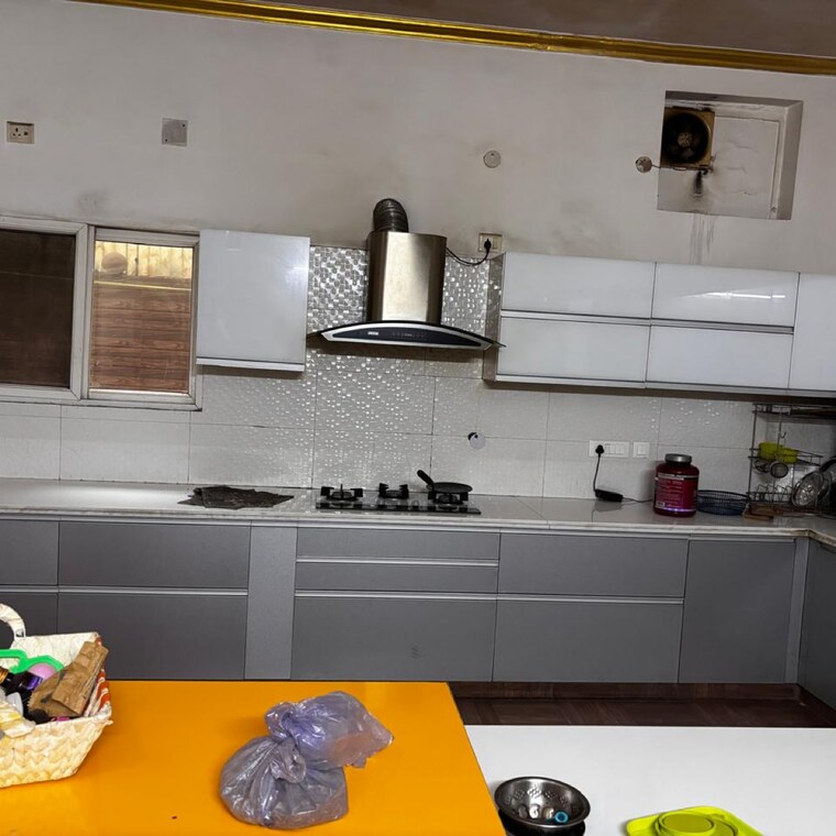 Kitchen, sector 27 5 Bedroom 123 Sq.Mt. Independent House In Sector 27 Noida 9410570