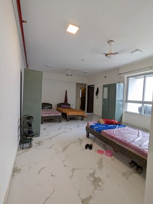 Team Area in 3 BHK Apartment at Dotom Isle, Malad West – for Rent