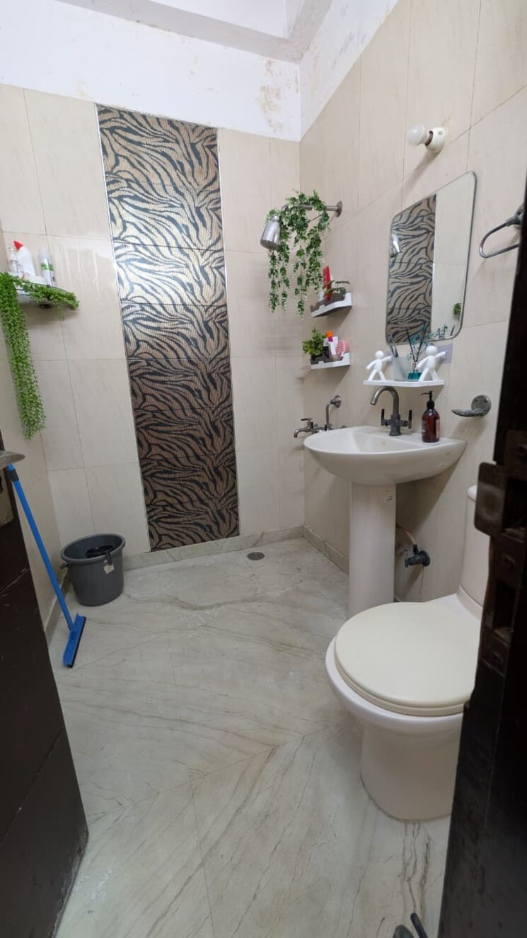 Bathroom, vasundhara sector 3 2 Bedroom 800 Sq.Ft. Apartment In Vasundhara Sector 3 Ghaziabad 9410719