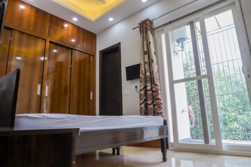 Living Room in 2 BHK Apartment at Malviya Nagar – for Rent