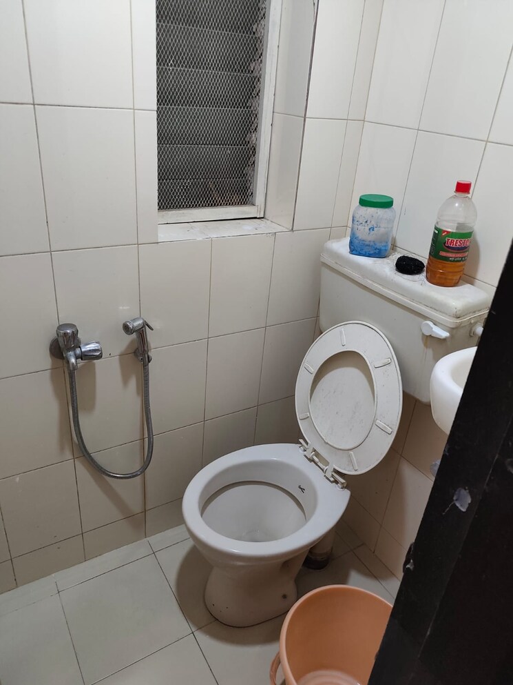 Bathroom, cuffe parade 3 Bedroom 1342 Sq.Ft. Apartment In Cuffe Parade Mumbai 9406917