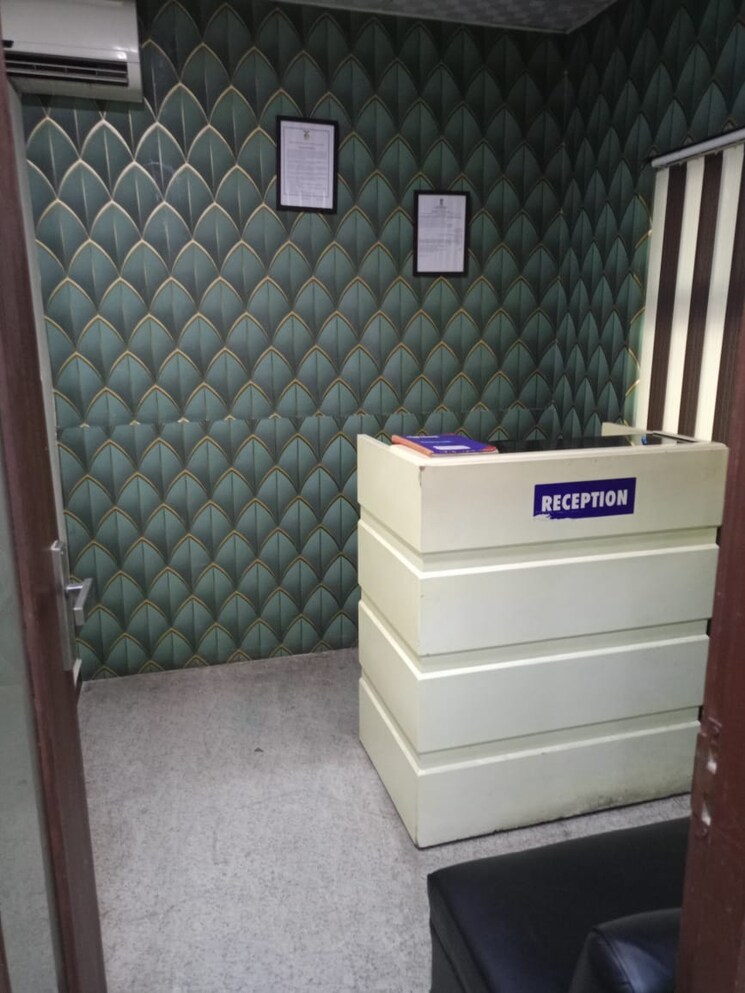 Bathroom, sector 1 Commercial Office Space 900 Sq.Ft. In Sector 1 Noida 9410724