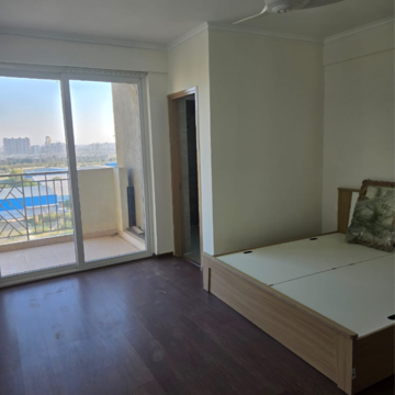 Room in 4 BHK Apartment at Pareena Coban Residences, Sector 99a – for Sale
