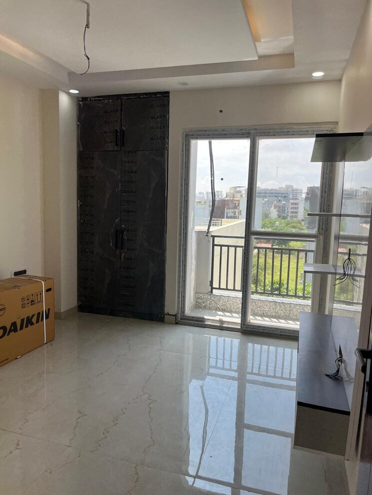 Room, sector 57 3 Bedroom 200 Sq.Yd. Builder Floor In Sector 57 Gurgaon 9410823