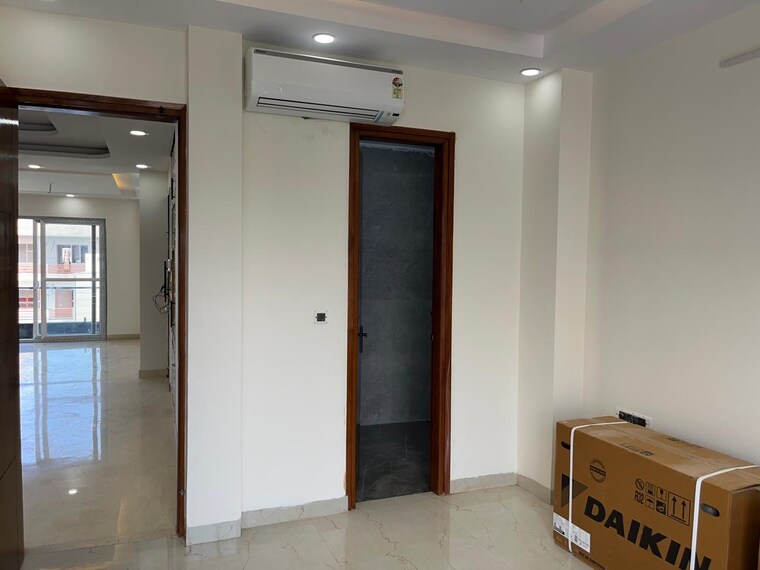 Room, sector 57 3 Bedroom 200 Sq.Yd. Builder Floor In Sector 57 Gurgaon 9410823