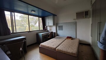 Bedroom in 2 BHK Apartment at Chembur – for Rent