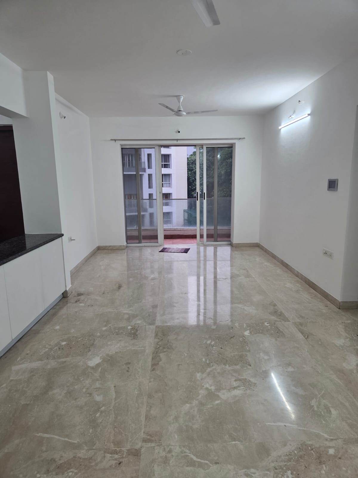 2 BHK Apartment For Rent in Marvel Azure
