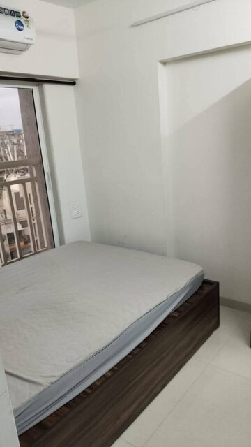 Room in 2 BHK Apartment at Andheri West – for Rent