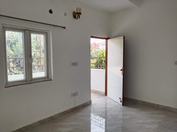 Room in 3 BHK Independent House at Saket – for Rent