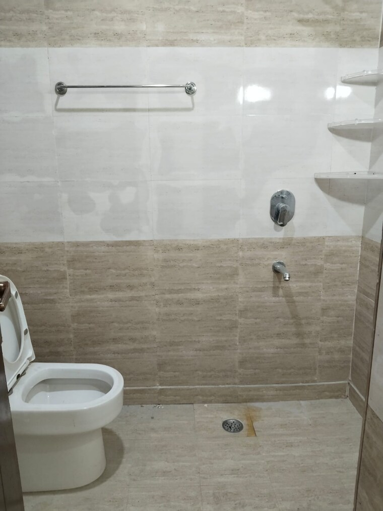 Bathroom, saket 3 Bedroom 2500 Sq.Ft. Independent House In Saket Delhi 9410758