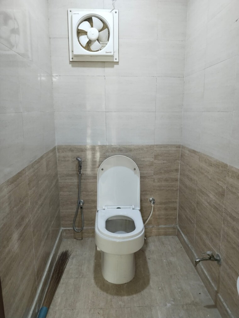 Bathroom, saket 3 Bedroom 2500 Sq.Ft. Independent House In Saket Delhi 9410758