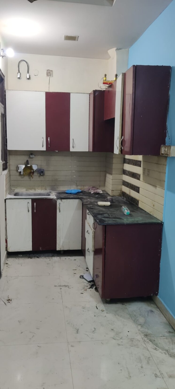 Kitchen, vasundhara sector 5 3 Bedroom 1200 Sq.Ft. Apartment In Vasundhara Sector 5 Ghaziabad 9410870