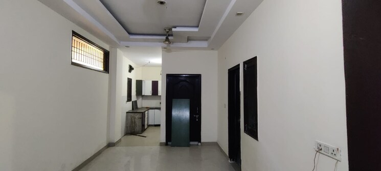 Room, vasundhara sector 5 3 Bedroom 1200 Sq.Ft. Apartment In Vasundhara Sector 5 Ghaziabad 9410870