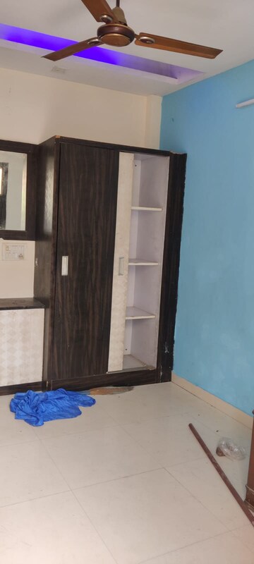 Room in 3 BHK Apartment at Vasundhara Sector 5 – for Sale