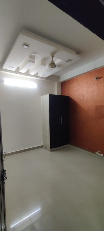 Room in 3 BHK Apartment at Vasundhara Sector 5 – for Sale