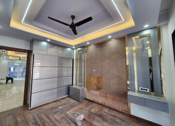 Building Lobby in 3 BHK Builder Floor at Sector 4 – for Sale