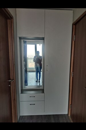 Furnished Amenities in 2 BHK Apartment at Emaar Digi Homes, Sector 62 – for Rent