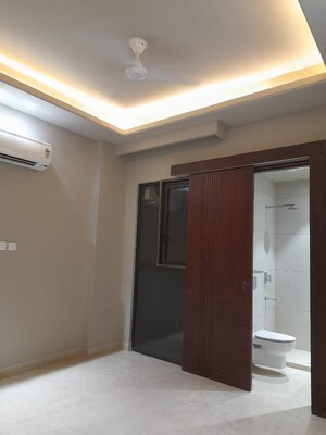 Room in 3 BHK Apartment at Greater Kailash I – for Sale