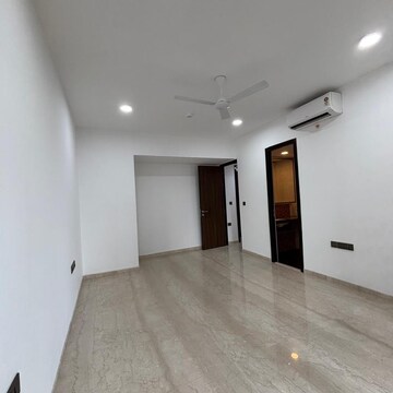 Room in 2 BHK Apartment at Worli – for Rent