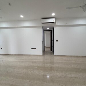 Room in 2 BHK Apartment at Worli – for Rent