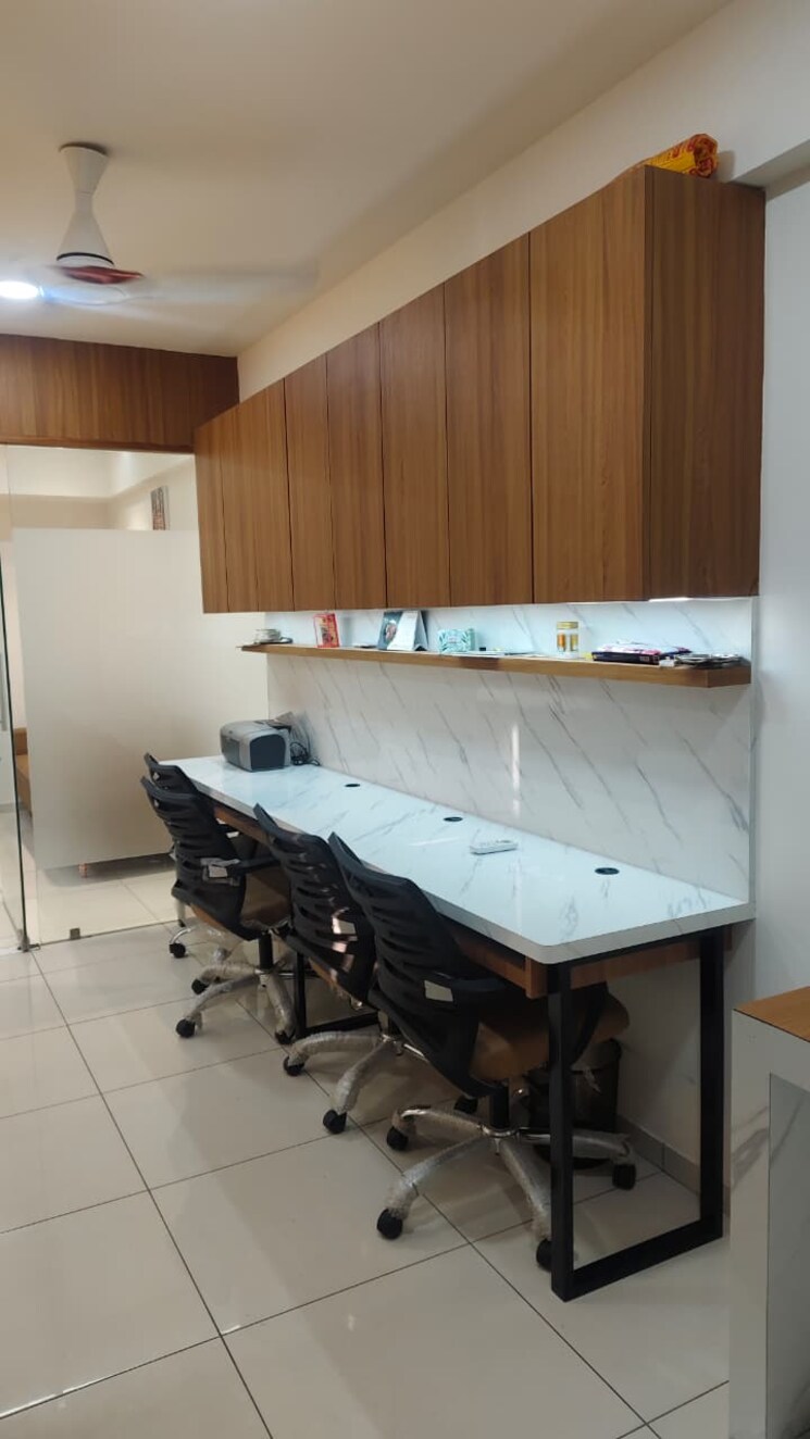 Team Area, gota Commercial Office Space 778 Sq.Ft. In Gota Ahmedabad 9410963