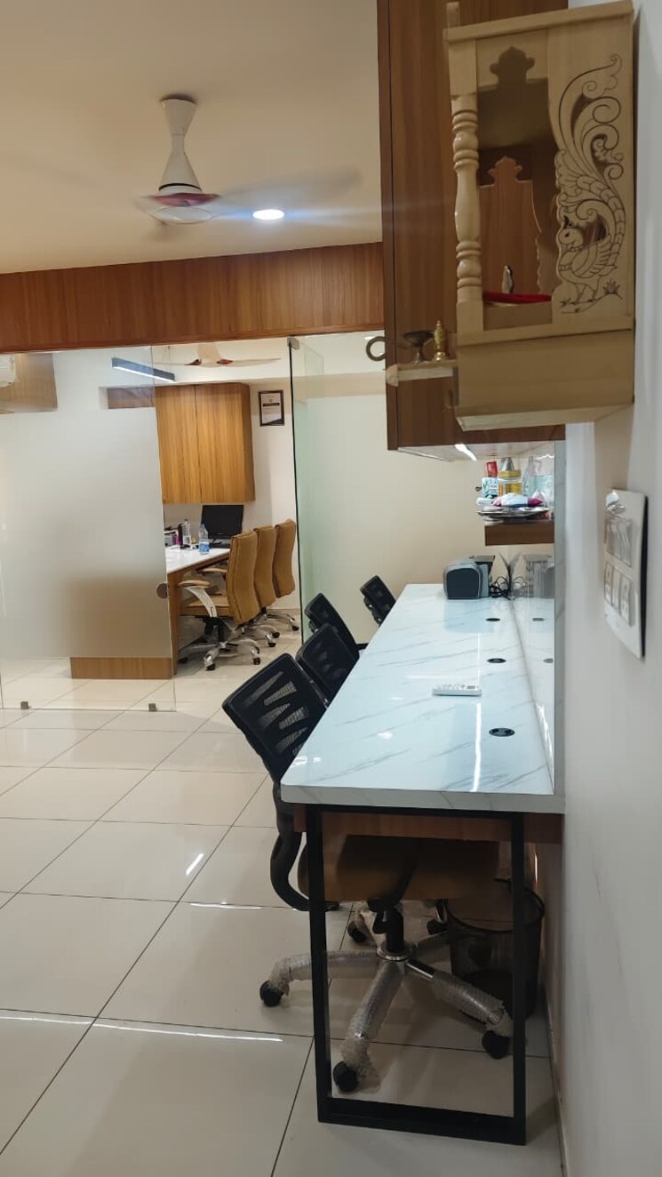 Team Area, gota Commercial Office Space 778 Sq.Ft. In Gota Ahmedabad 9410963