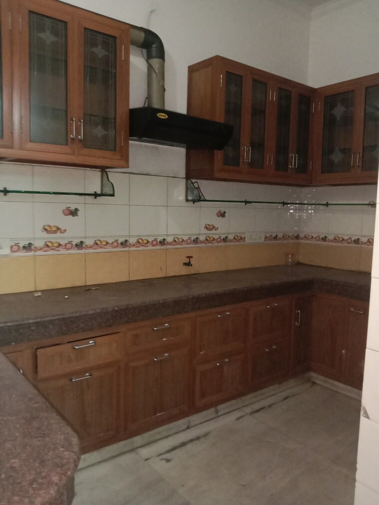 Kitchen, sector 61 3.5 Bedroom 1600 Sq.Ft. Apartment In Sector 61 Noida 9411257