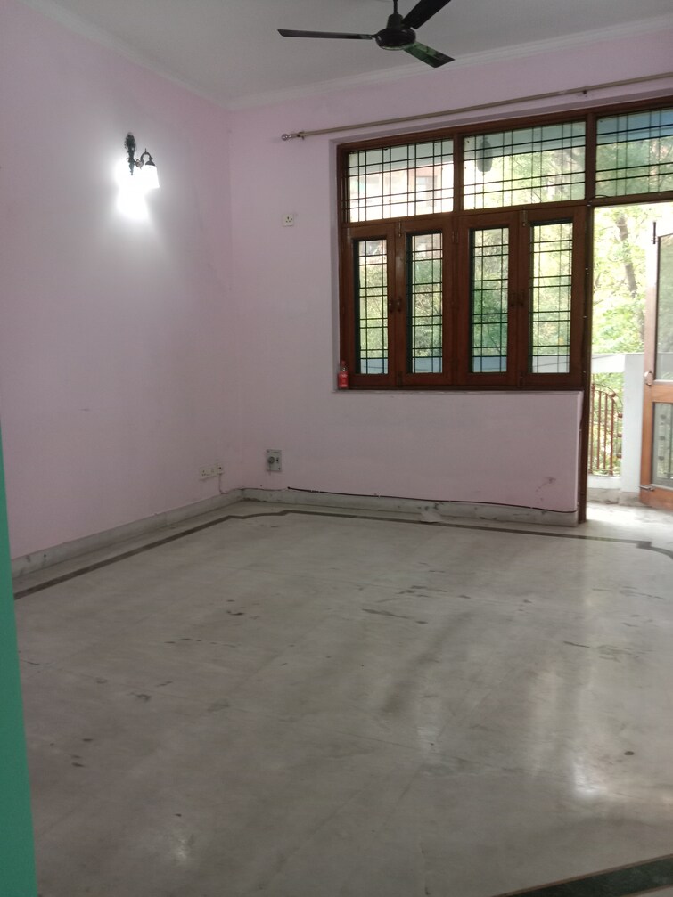 Cover Image, sector 61 3.5 Bedroom 1600 Sq.Ft. Apartment In Sector 61 Noida 9411269