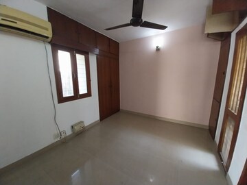 Room in 4 BHK Independent House at Sheikh Sarai – for Rent