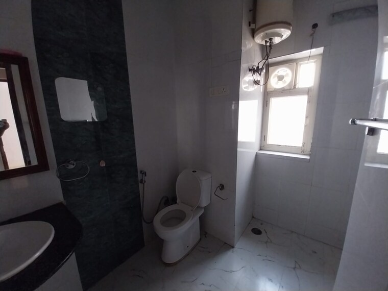 Bathroom, sheikh sarai 4 Bedroom 2500 Sq.Ft. Independent House In Sheikh Sarai Delhi 9411044