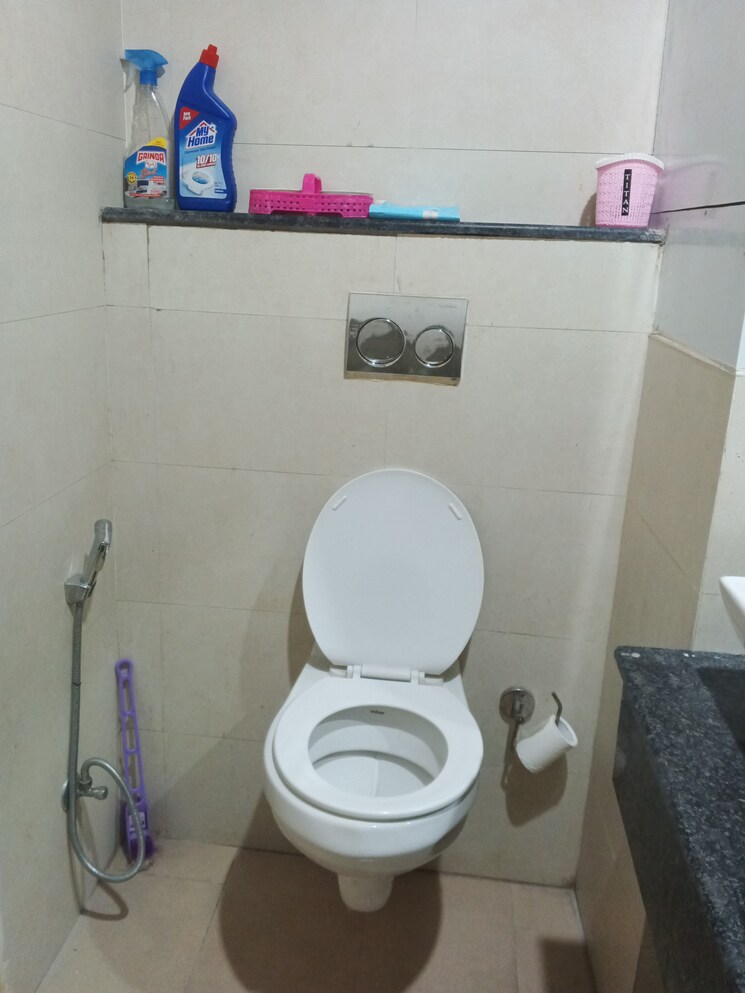 Bathroom, sector 4 greater noida Studio 830 Sq.Ft. Apartment In Sector 4 Greater Noida Greater Noida 9411252