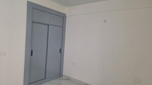 Room in 2.5 BHK Builder Floor at Smart World Gems, Sector 89 – for Rent