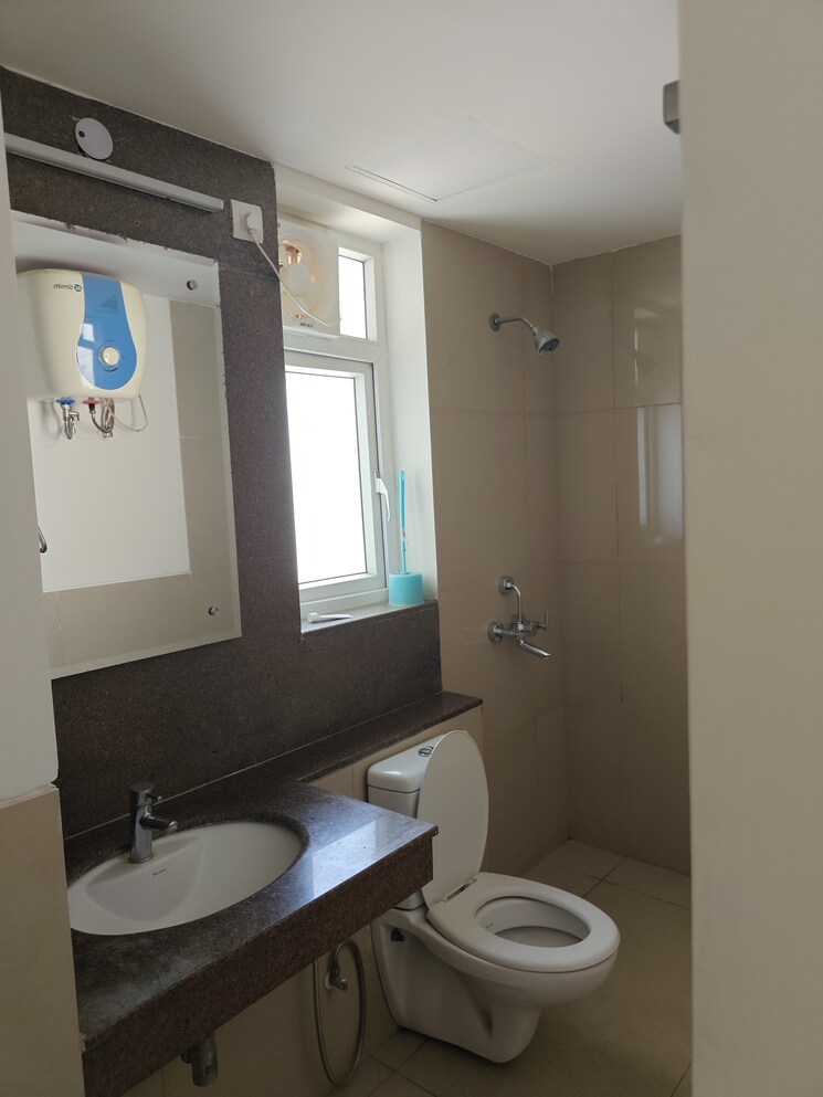 Bathroom, emaar-palm-gardens 3 Bedroom 1850 Sq.Ft. Apartment In Sector 83 Gurgaon 9411286