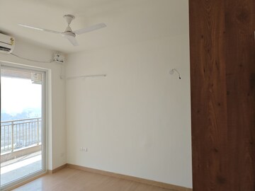 3 BHK Apartment – Entrance View at Emaar Palm Gardens, Sector 83 - for Rent