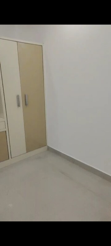 Room in 2 BHK Builder Floor at Pitampura – for Rent