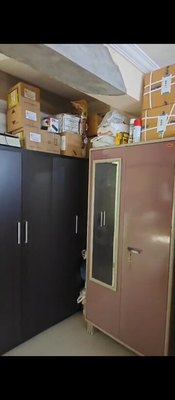 Furnished Amenities in 1 BHK Apartment at Goregaon West View CHS, Goregaon West – for Rent