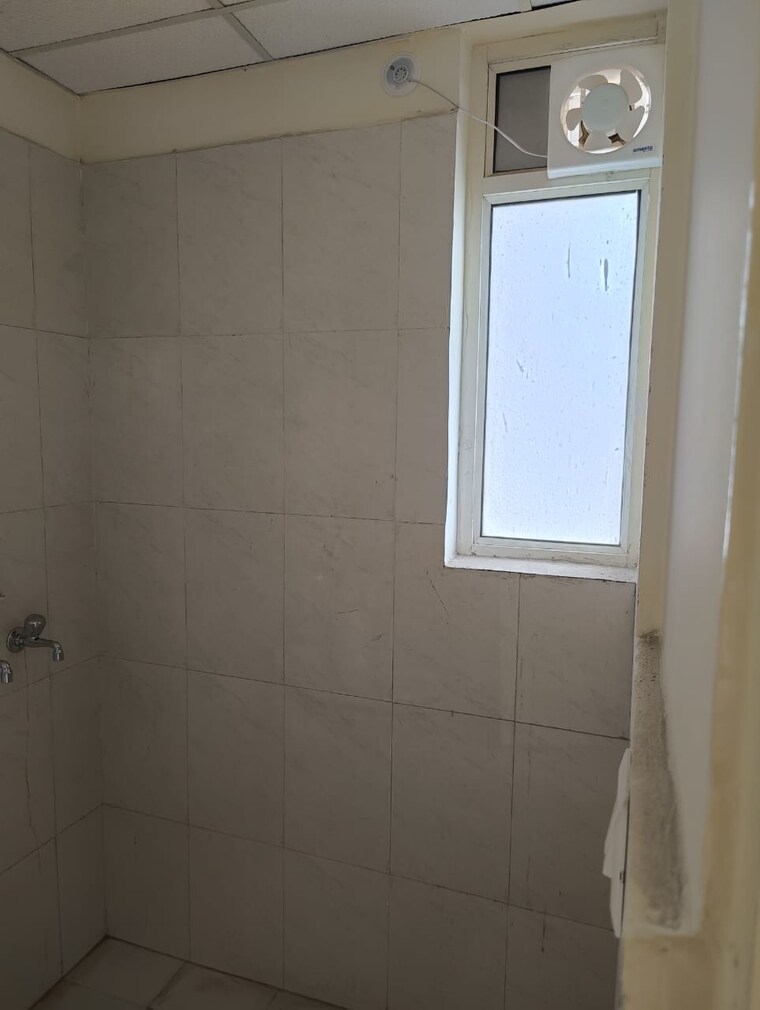Bathroom, shree-vardhman-mantra 2 Bedroom 800 Sq.Ft. Apartment In Sector 67 Gurgaon 9411362