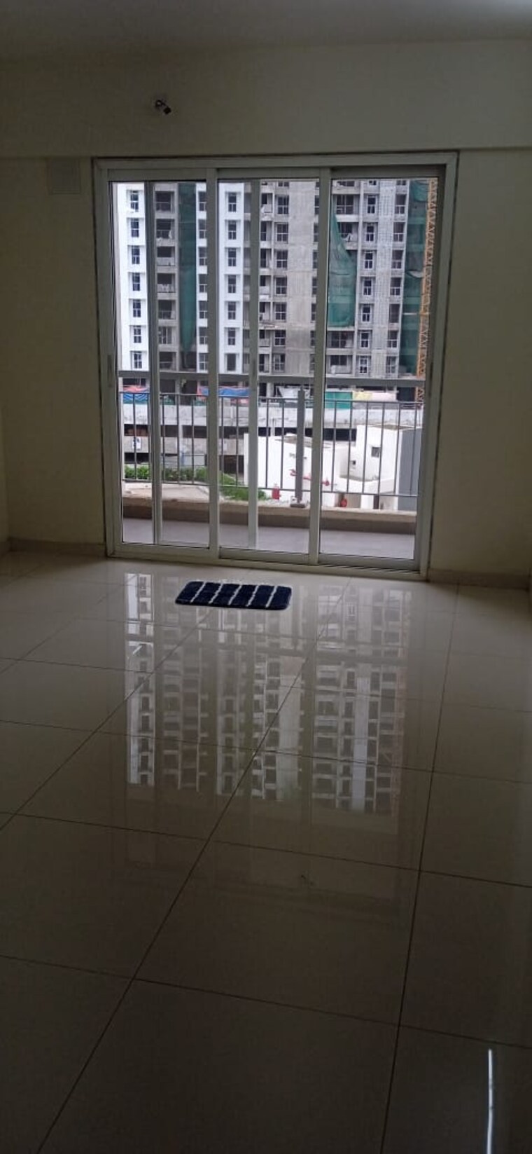 Room, godrej-emerald 3 Bedroom 1100 Sq.Ft. Apartment In Ghodbunder Road Thane 9411386