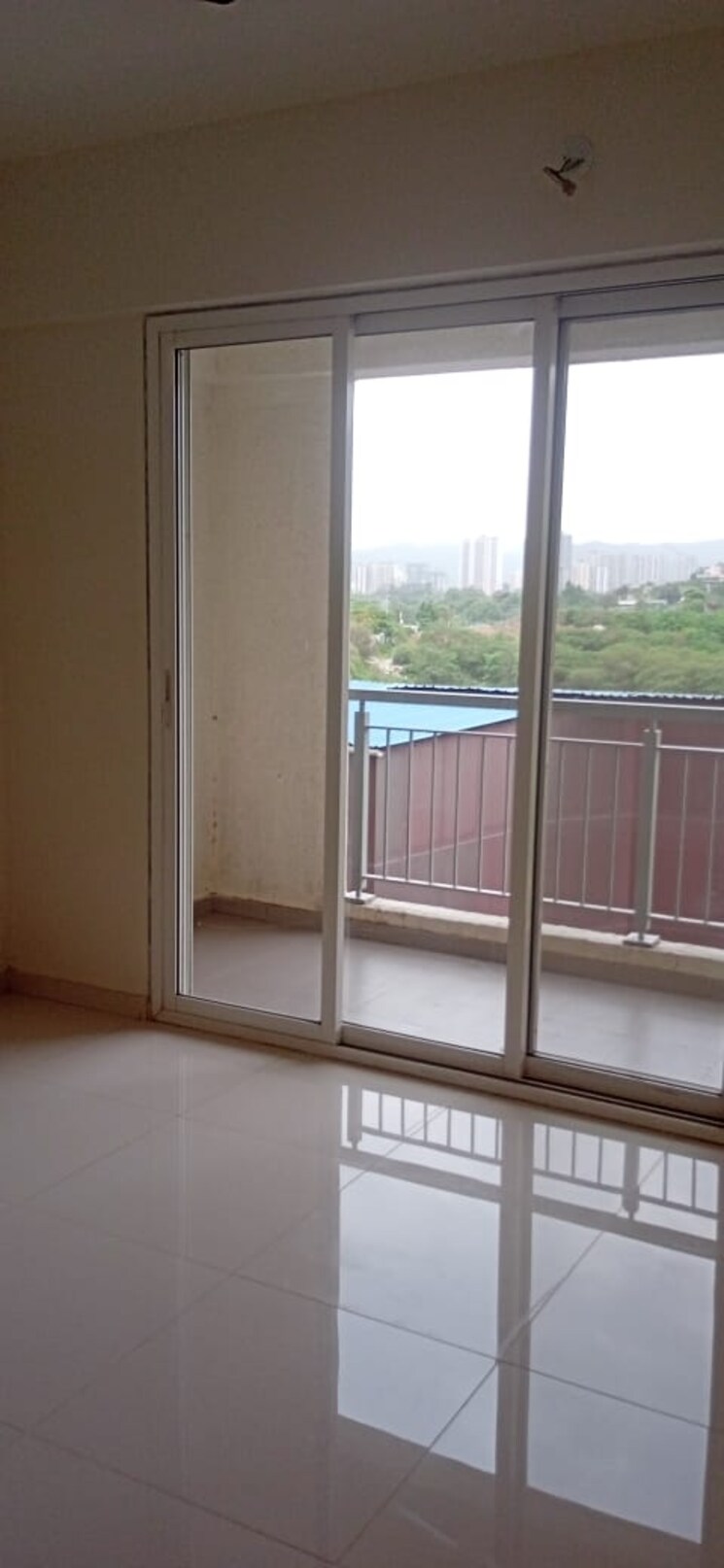 Balcony, godrej-emerald 3 Bedroom 1100 Sq.Ft. Apartment In Ghodbunder Road Thane 9411386