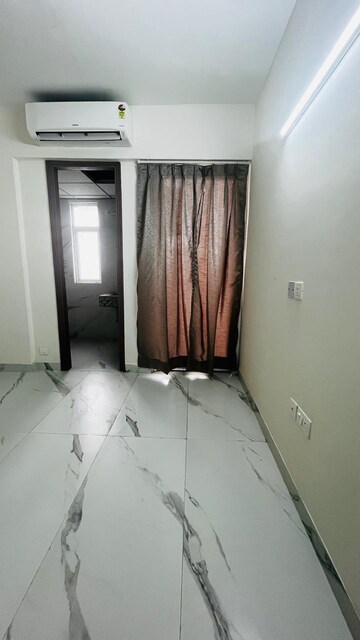 Room in 3 BHK Apartment at M3M Soulitude, Sector 89 – for Rent