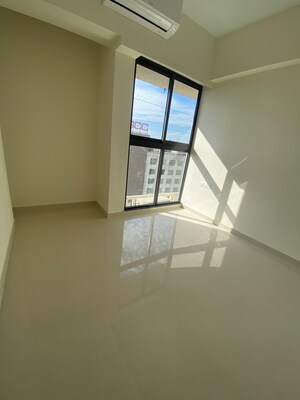 Room in Studio Apartment at Lodha Casa Maxima, Mira Road – for Rent