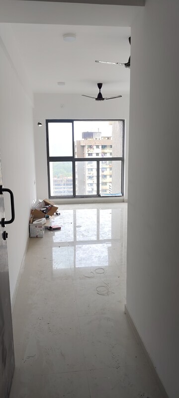 Room in 2 BHK Apartment at UK Iridium, Kandivali East – for Rent