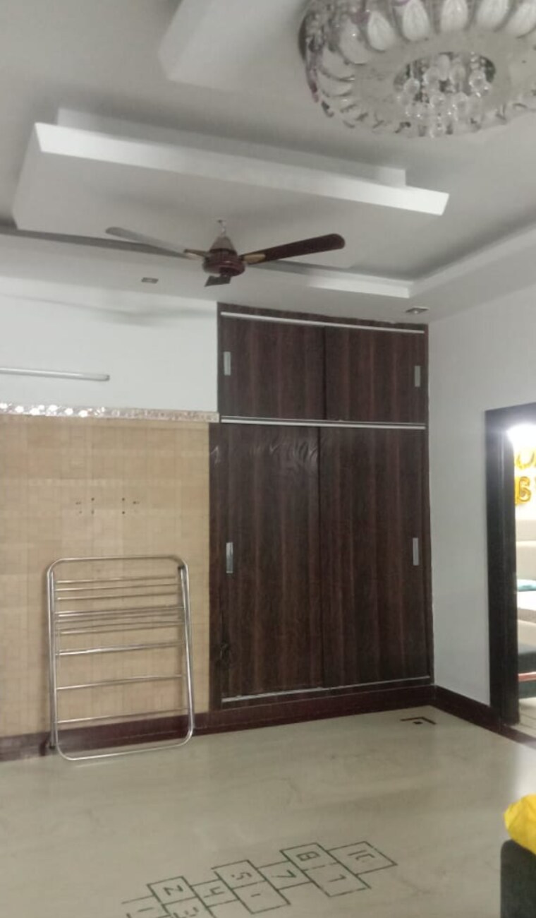 undefined, b block lohia nagar 3.5 Bedroom 200 Sq.Yd. Builder Floor In B Block Lohia Nagar Ghaziabad 9411615