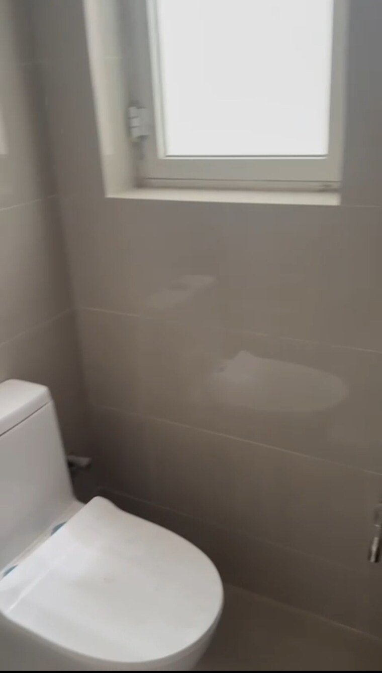 Bathroom, indiabulls-one-indiabulls 5 Bedroom 2450 Sq.Ft. Apartment In Pokhran Road No Two Thane 9411646