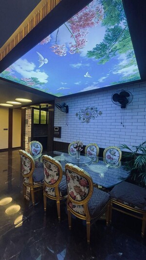 Parking in 4 BHK Apartment at Parsvnath Planet, Gomti Nagar – for Rent