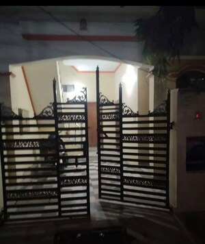 Staircase in 3 BHK Independent House at Gomti Nagar – for Rent