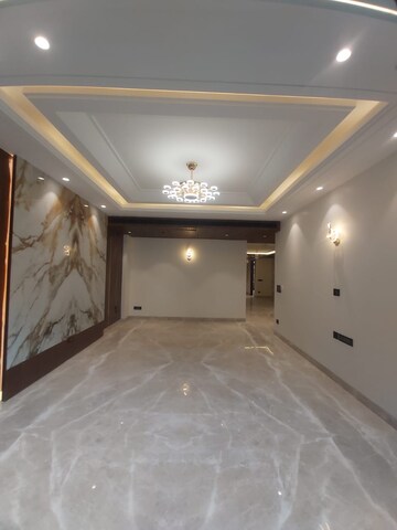 Room in 3 BHK Builder Floor at Ansal Sushant Floors, Sushant Lok ii – for Rent